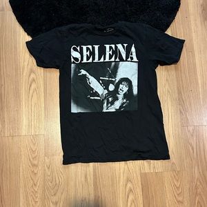 Selena Graphic Tee